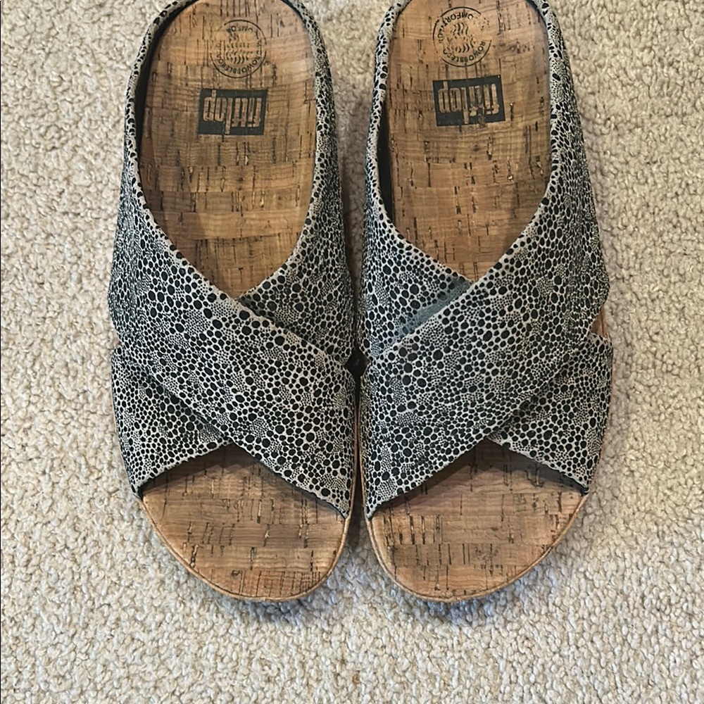 Fitflop Black and White Sandals for Effortless Comfort